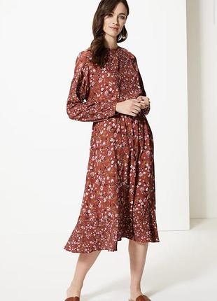 Шикарное с воланом по низу и объемными рукавами платье 👗