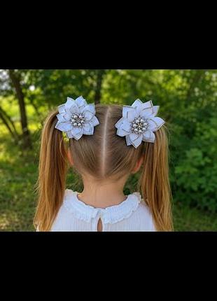 🌸 ніжні білі квіточки на хвостики — справжня прикраса для маленької принцеси! 🌸