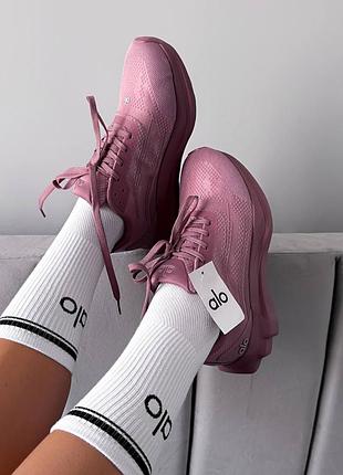Кросівки жіночі alo yoga runner pink