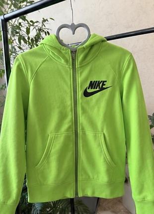 Яскрава кофта nike на блискавці