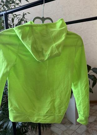 Яскрава кофта nike на блискавці 2