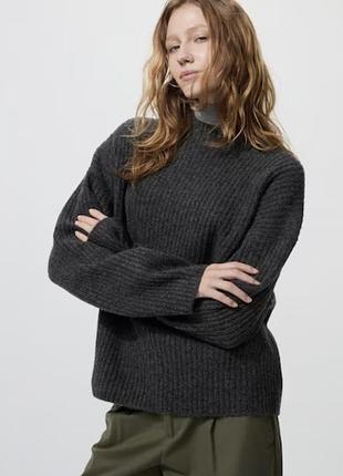 Светр uniqlo soufflé yarn mock neck jumper