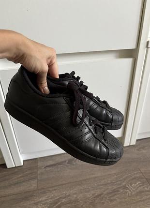 Adidas 37.5 рр устілка 24.5 см чорні шкіряні кросівки кеди