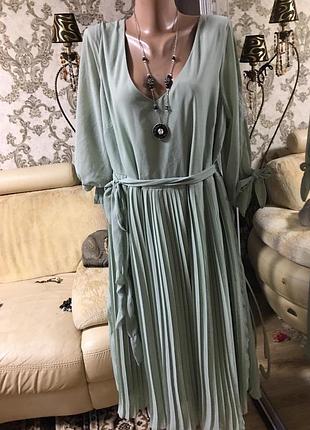 Шикарное платье в отау на лёгкое подкладке