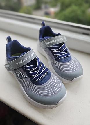 Кроссовки sketchers на парня размер 26, стелька на липучке 17.5см