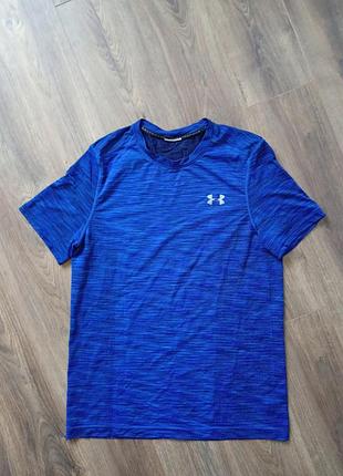 Брендовая футболка under armour.