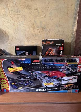 Hot wheels racing formula 1 grand prix circuit