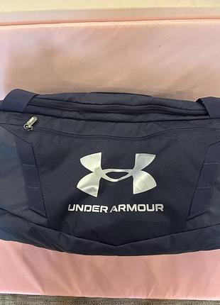 Спортивна сумка-дафл under armour undeniable 5.0 duffle у темно-синьому кольорі.