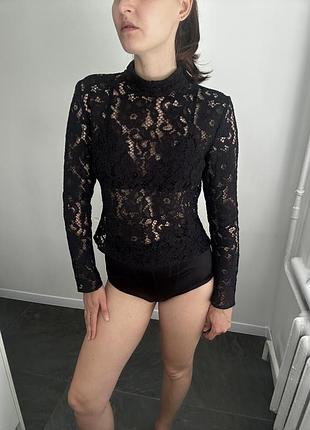 Чорний мереживний лонгслів zara