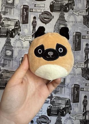 М'яка іграшка — мініатюрний плюшевий мопс принц (prince the pug) із популярної серії squishmallows бренду kellytoy.