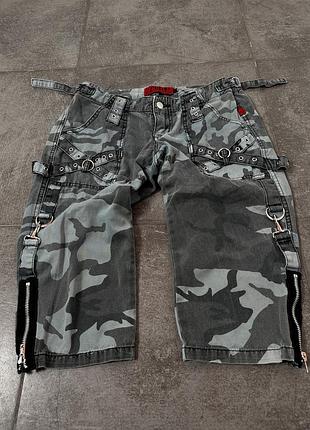 Готичні камуфляжні шорти капрі tripp nyc з фурнітурою тріп нік готика criminal damage killstar new rock demonia alt gothic opium