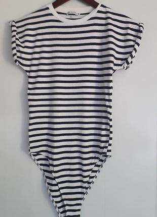 Zara
36/м /44
бавовнянв жіноча боді футболка в біло чорну смужку з короткими рукавами
ідеальний стан