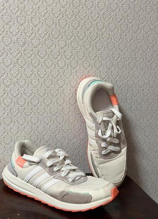 Кросівки adidas