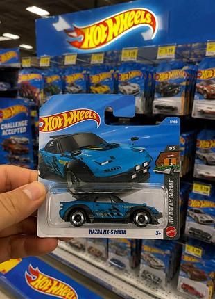 Коллекционная машинка hot wheels mazda