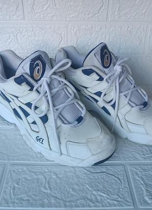Чоловічі кросівки asics