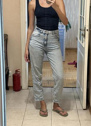 Джинси zara mom fit / high waist світло-блакитні розмір 36