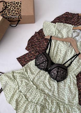 Бюстгальтер hunkemöller має формовані чашки push-up із контрастним мереживом