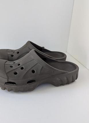 Шльопанці crocs