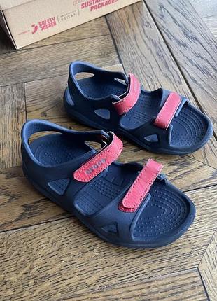 Crocs c11, найзручніші літні сандалі
