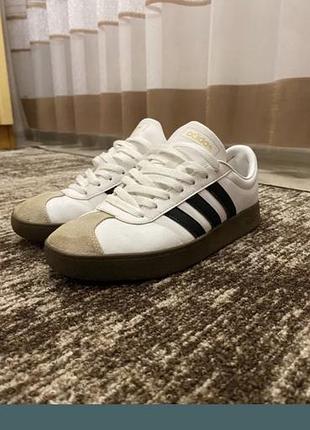 Взуття adidas  дуже зручне і гарні