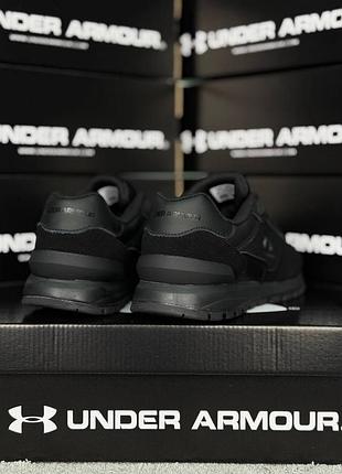 Under armour essential runner all black 4