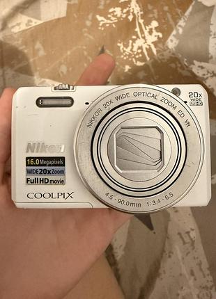 Цифровий фотоапарат nikon