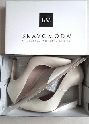Туфлі човника шкіряні молочного кольору bravo moda