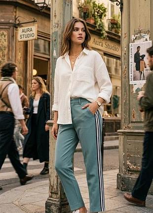 Стильные серо голубые брюки с лампасами (adidas style) в очень хорошем состоянии р.44-46