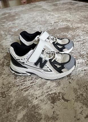 Дитячі кросівки new balance