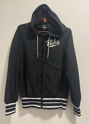 Вітровка nike