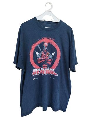 Оригинальная черная футболка marvel deadpool x gildan (nerd block) - оверсайз