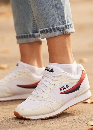 Кросівки fila білі ретро стиль, р. 40 (устілка 25.5 см) ідеальний стан