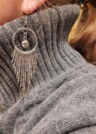 Висячі великі сережки