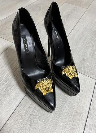 Туфлі  versace
