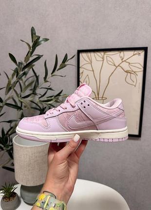Nike sb dunk low wmns lace pack regal pink