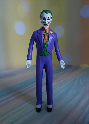 Гибкая фигурка дожекера (joker) от компании dc comics