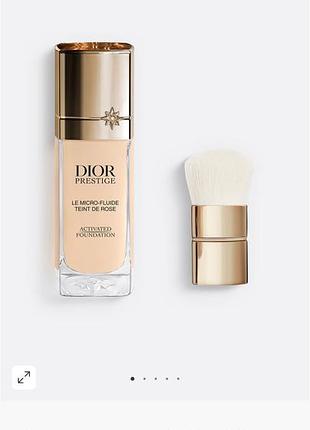 Тональна основа від dior prestige