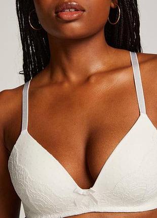 Белый бюстгальтер на паралоне без косточек 32dd / 70e