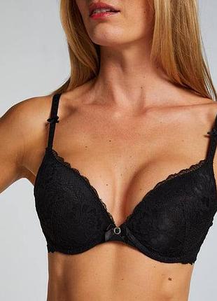 Черный сетевой бюстгальтер пуш-ап 32dd / 70e