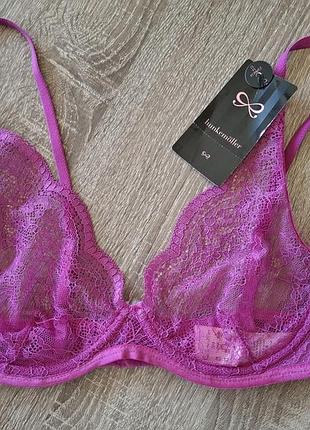 Бюстгальтер hunkemöller isabelle up має рожевий мереживний дизайн з м'якою чашкою на кісточках.