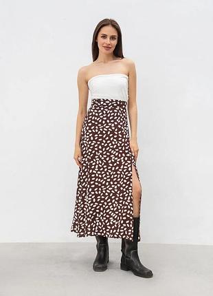 Юбка миди romashka xl коричневая в молочный принт • вискоза • разрез • pinterest style