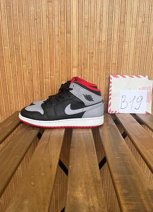 Кроссовки nike air jordan 1 mid "bred shadow"