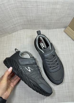 Оригінальні кросівки skechers на липучці