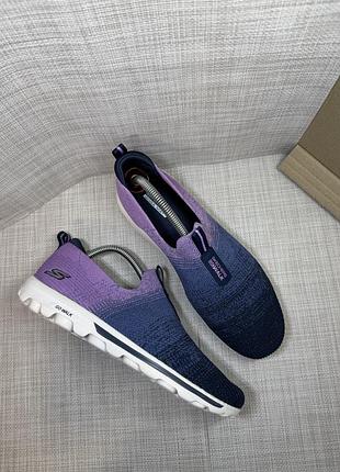 Оригінальні кросівки без шнурівки  skechers слипони