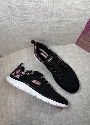 Оригінальні кросівки skechers