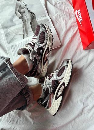 Стильні жіночі кросівки nike v5 rnr burgundy grey