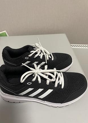 Жіночі кросівки adidas