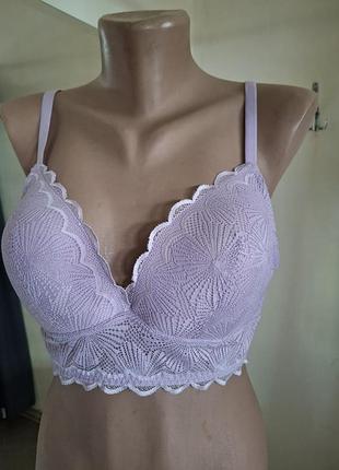 Бралетт esprit с кружевным узором и v-образным вырезом.