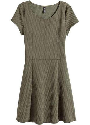 Оливковое фактурное платье от divided h&amp;m