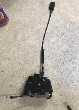 Бу замок задней правой двери 4 pin renault laguna 2, 8200000658